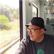 Profesor de Español, Comunicaciones y Periodismo, con amplia experiencia. Cursos y talleres para jóvenes y personas adultas.